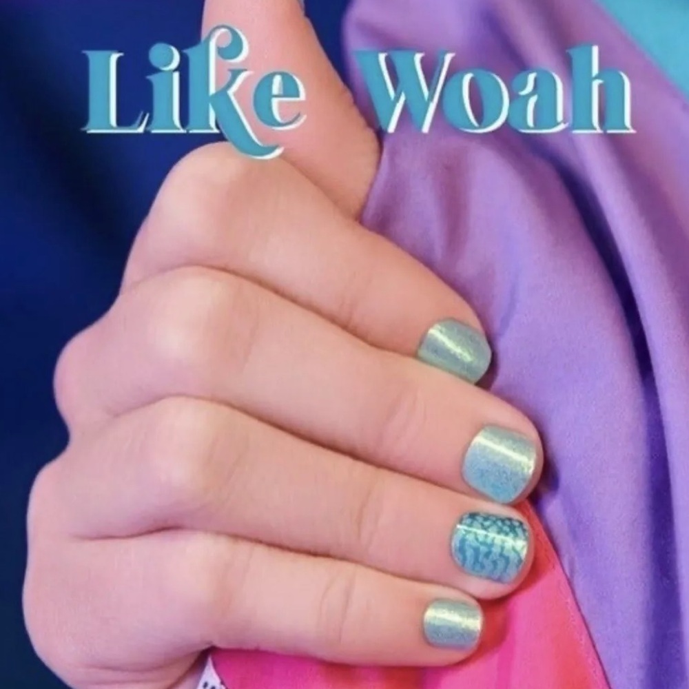 *Retired* Color Street: Like Woah | Blue Green Duochrome 90s Abstract Ombre - Picture 6 of 12